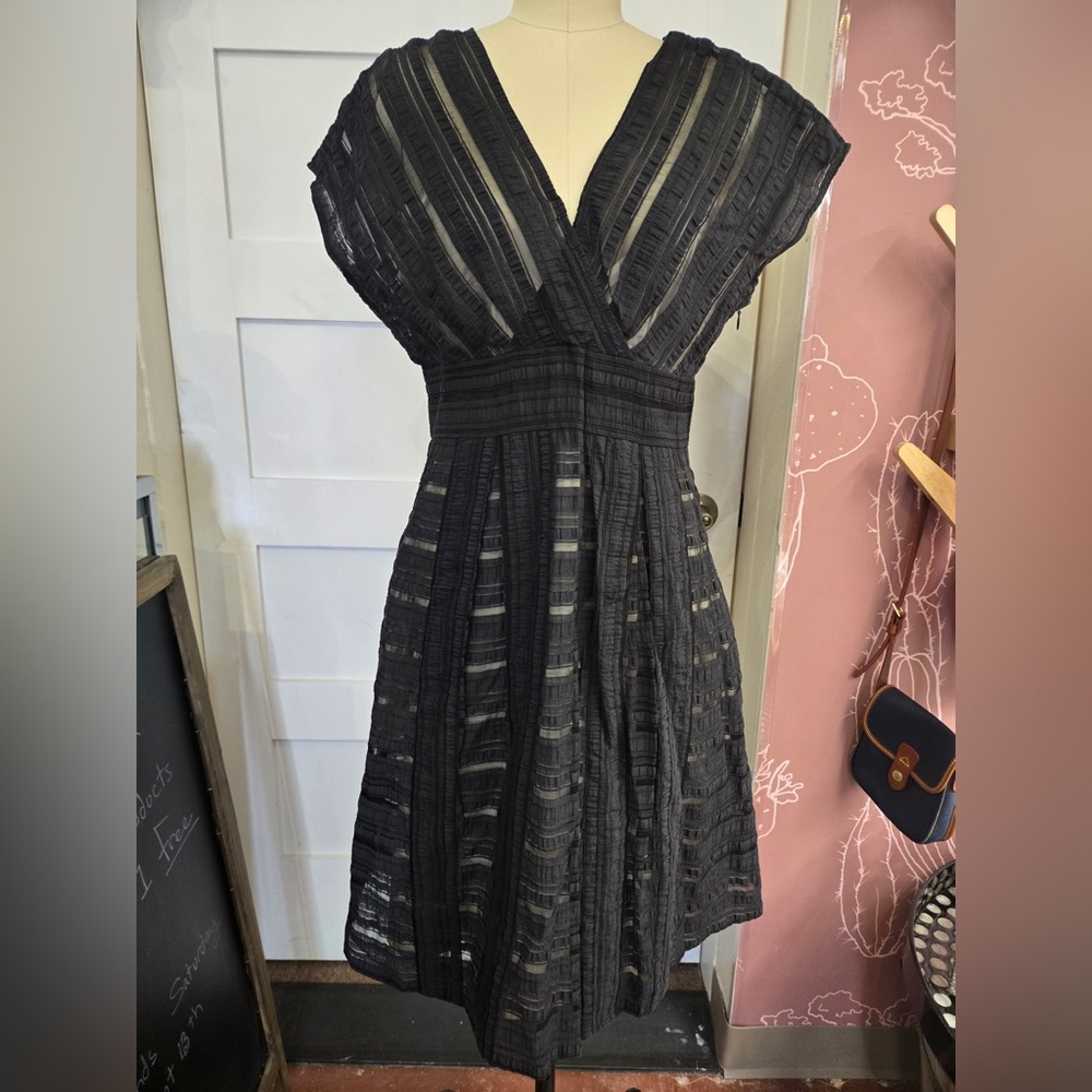 Cynthia Steffe black v neck fit and flare vintage style cocktail dress size 4